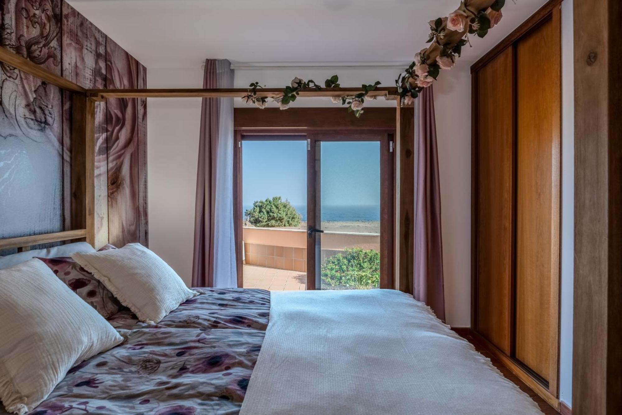 Villa Oceana - Cliffside Retreat Costa De Antigua Exterior foto